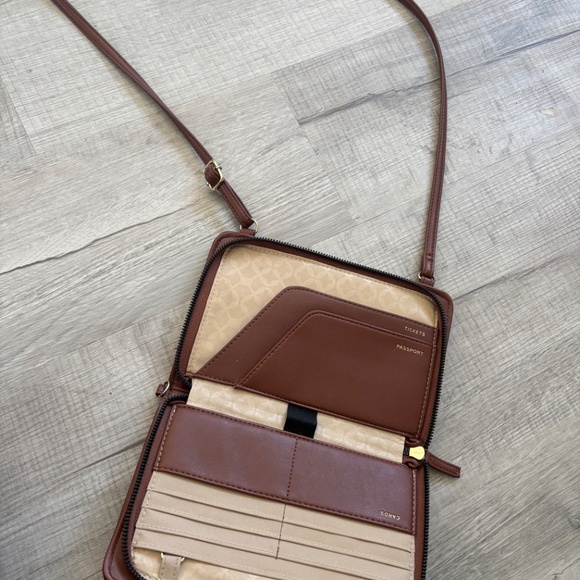 Purse - Picture 2 of 2